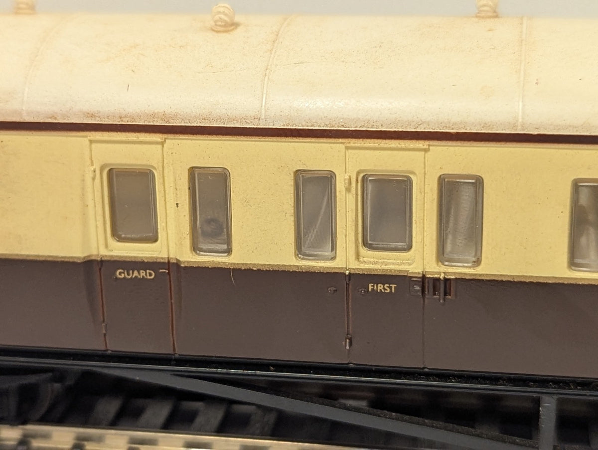 Airfix OO Gauge GWR Suburban B-Set Brake Composite Coach