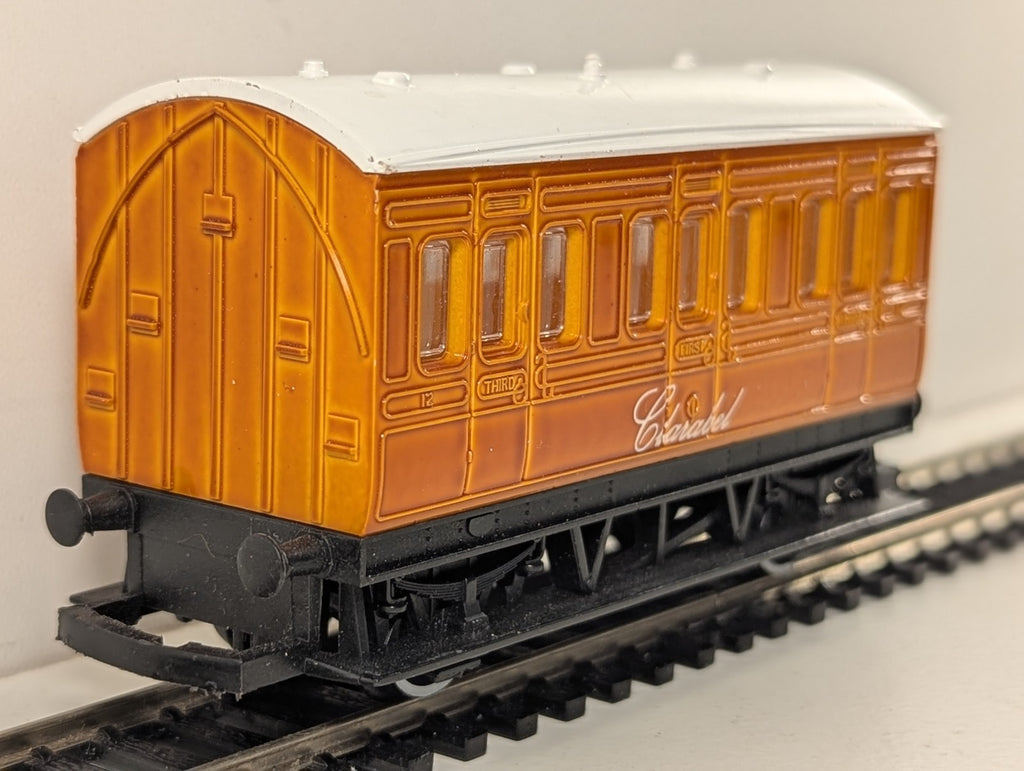Hornby R112 Thomas the Tank Engine Clarabel 4-Wheel Passenger Coach