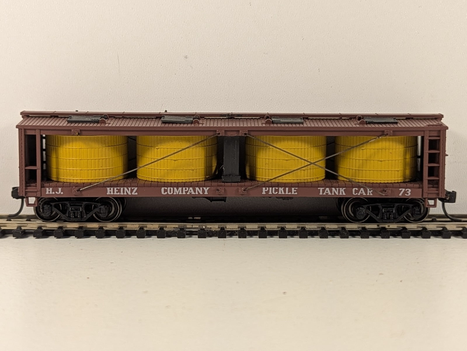 Athearn HO Gauge Heinz Pickle Car with Tanks Goods Wagon 73 1475
