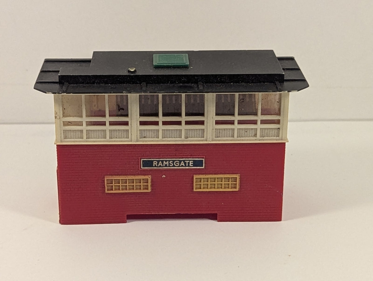 Tri-ang OO Gauge Modern Signal Box Red & Cream R145