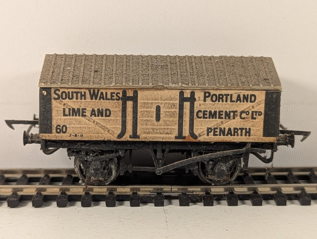 Peco OO Gauge South Wales Lime & Portland Cement Co Penarth Covered Van
