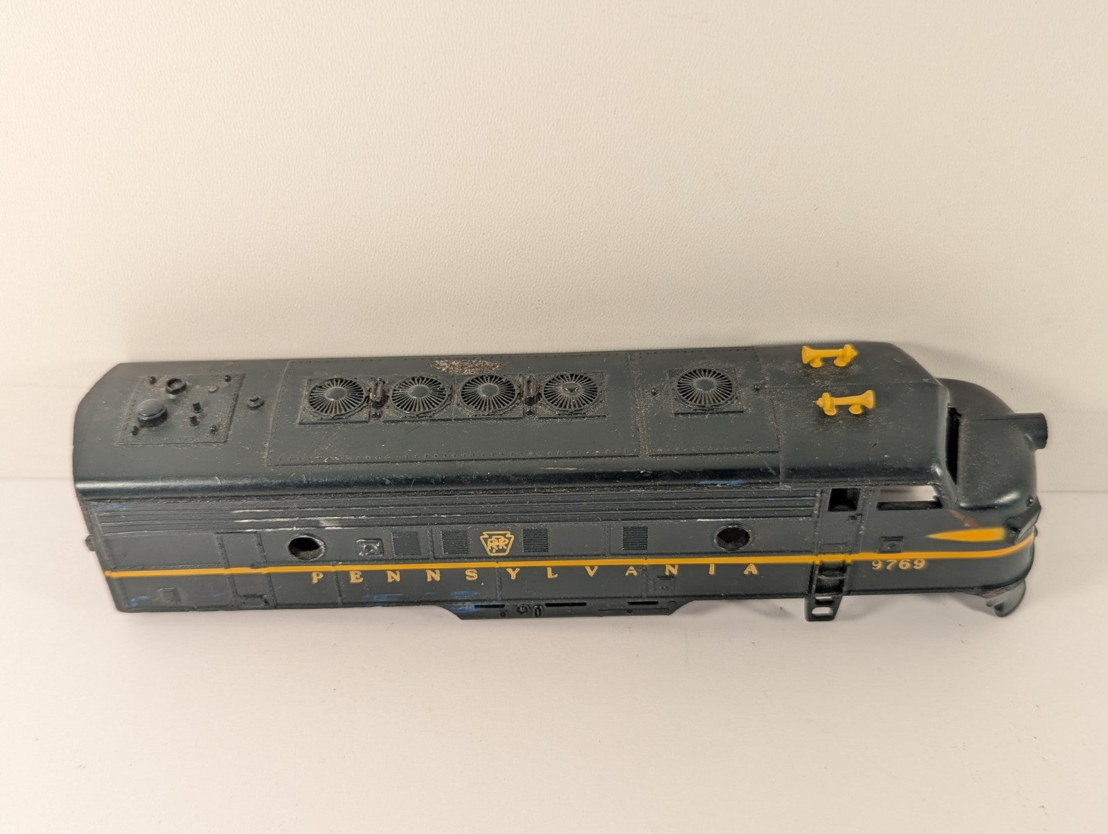 Mantua HO Gauge Pennsylvania Railroad Diesel Locomotive Body Shell - damaged