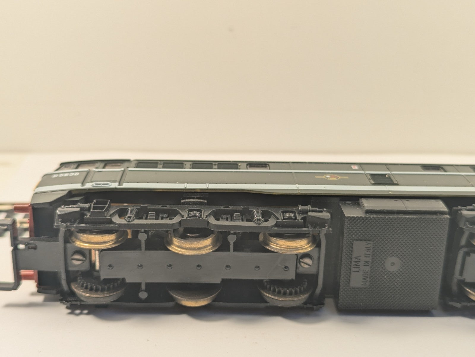Lima OO Gauge BR Class 31 Diesel Locomotive D5830 in BR Green
