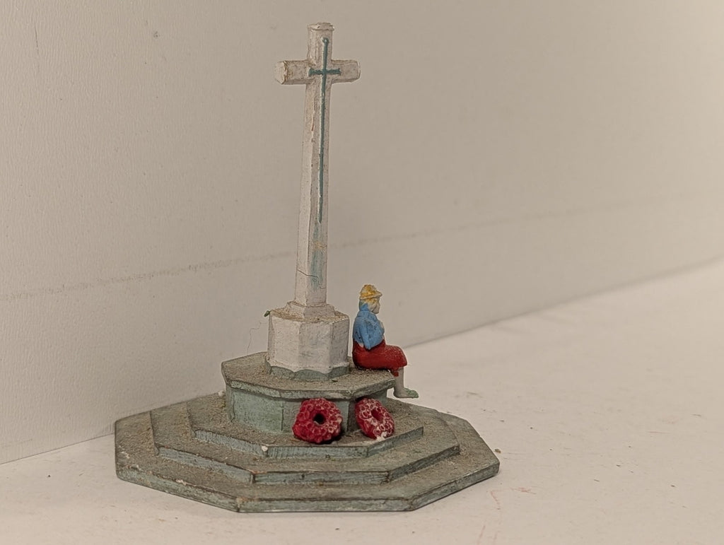 Hornby OO Gauge War Memorial Scenic Accessory R8639