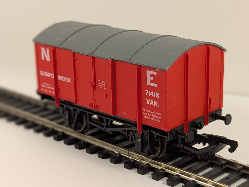 Dapol OO Gauge North Eastern Railway Gunpowder Van