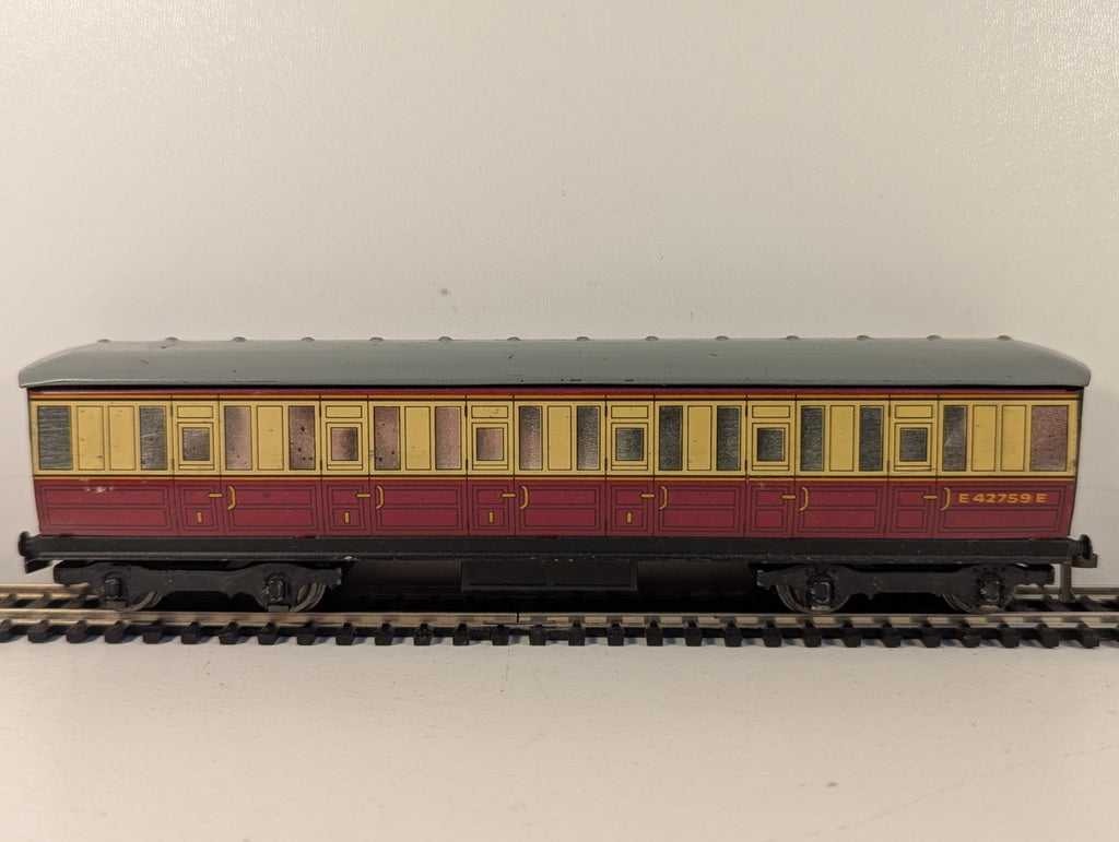 Hornby Dublo D11 OO Gauge Corridor Coach E42759E