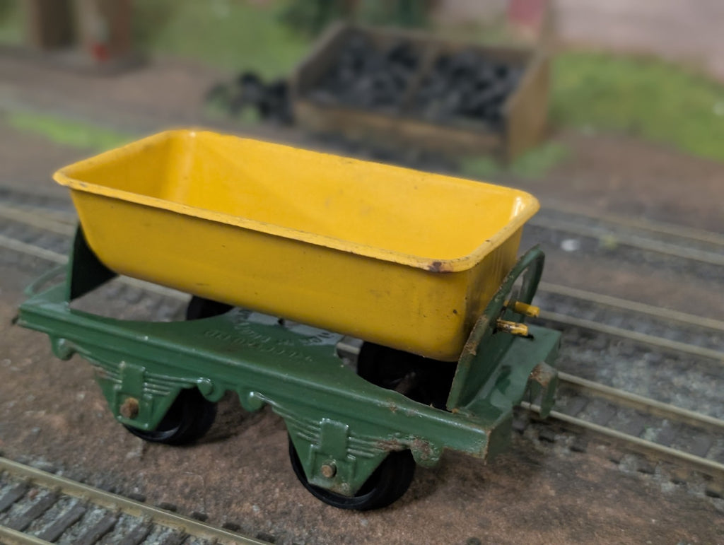 Hornby Tinplate No.20 Side-Tipping Hopper Wagon O Gauge