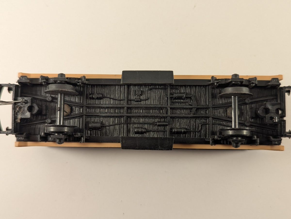 Lima OO Gauge 12 Ton Ventilated Van Goods Wagon 2416 S Schweppes 37-146