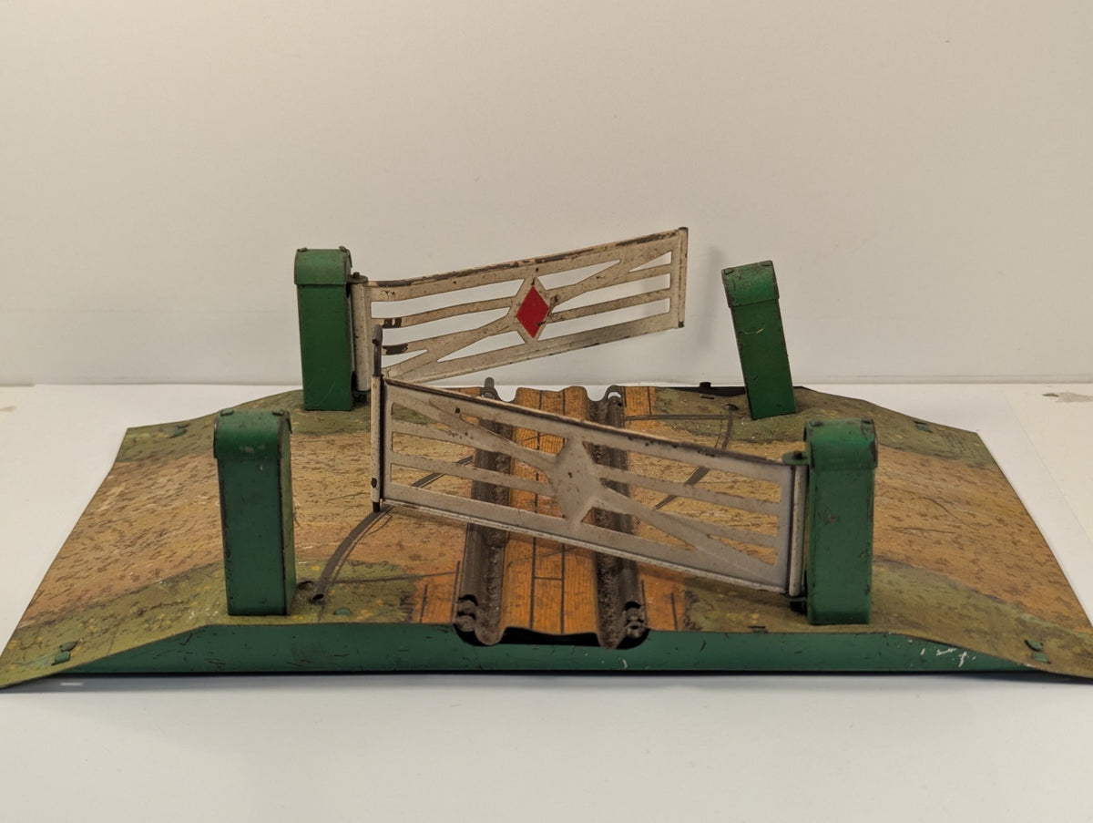 Hornby O Gauge No.1 Level Crossing