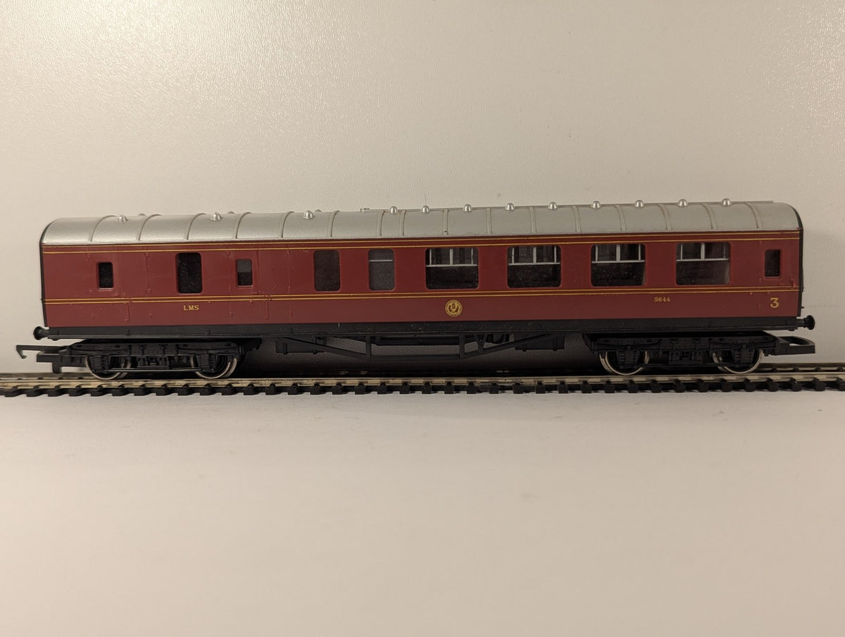 Hornby OO Gauge LMS 57' Brake 3rd Coach Passenger Coach 5644 LMS Crimson Lake