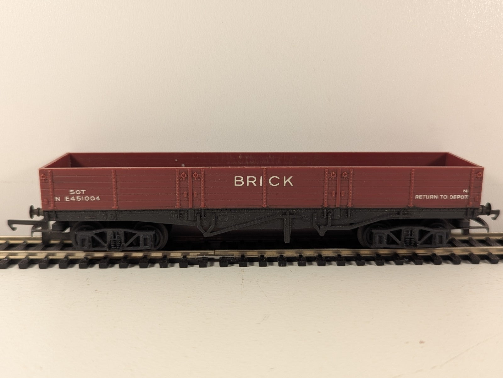 Tri-ang R219 OO Gauge Maroon Bogie Brick Wagon