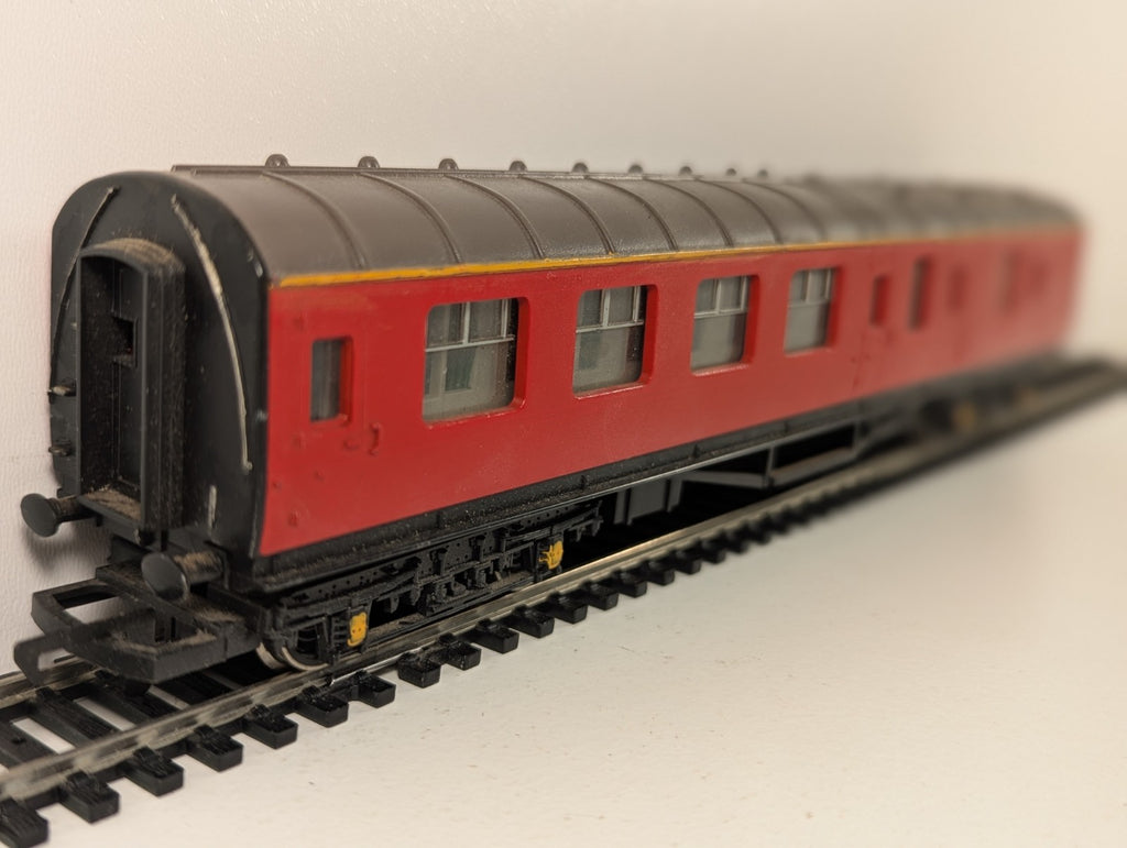 Hornby OO Gauge ex-LMS 57ft Suburban Brake Third Coach