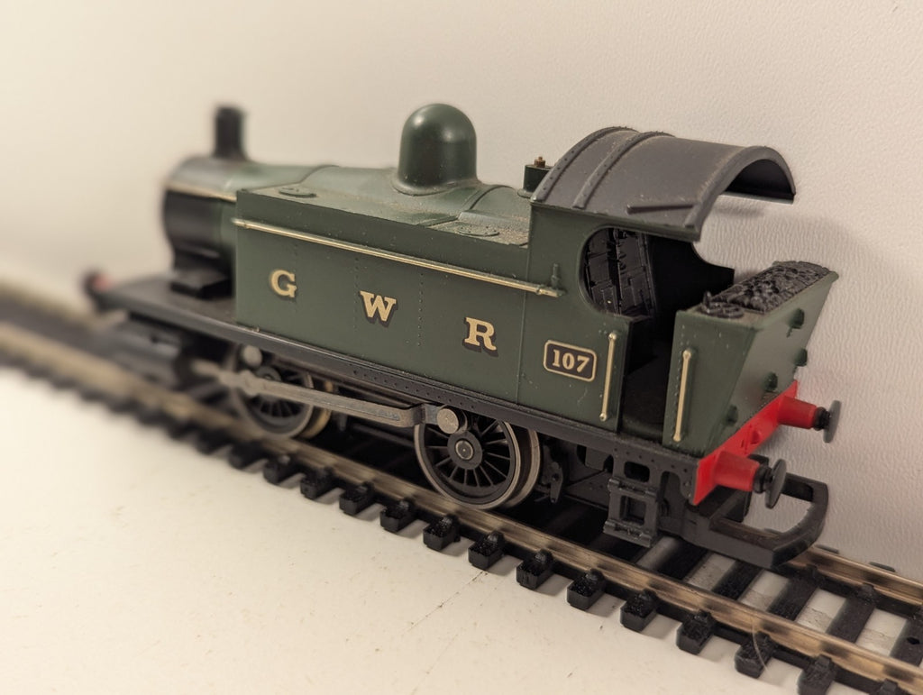 Hornby OO Gauge Class 101 GWR Industrial Locomotive No.107