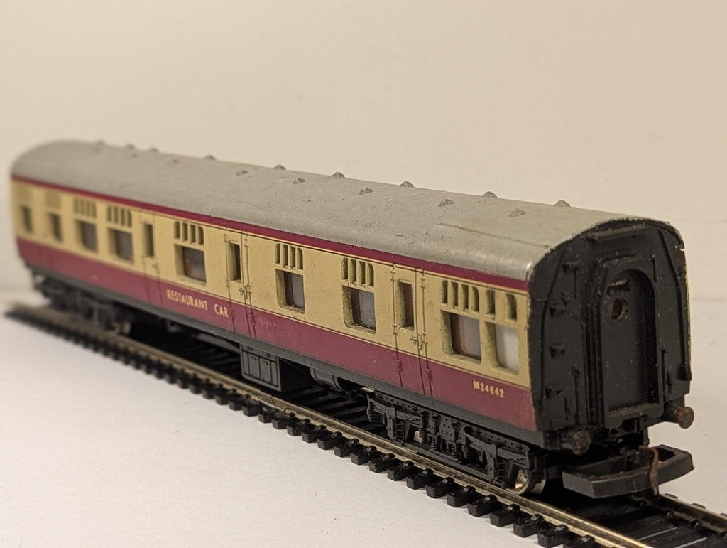 Lima OO Gauge BR Mk1 Restaurant Car Passenger Coach M34642 BR Crimson