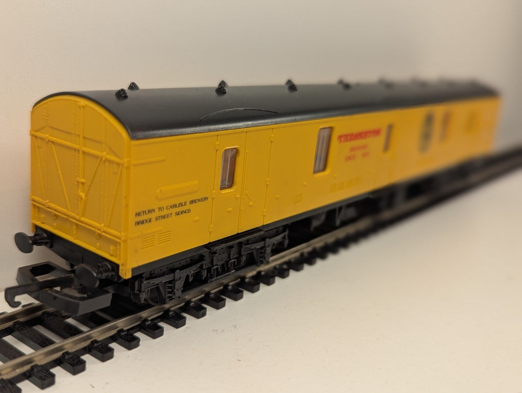 Lima 305658W OO Gauge BR Mk1 GUV Theakston Brewers