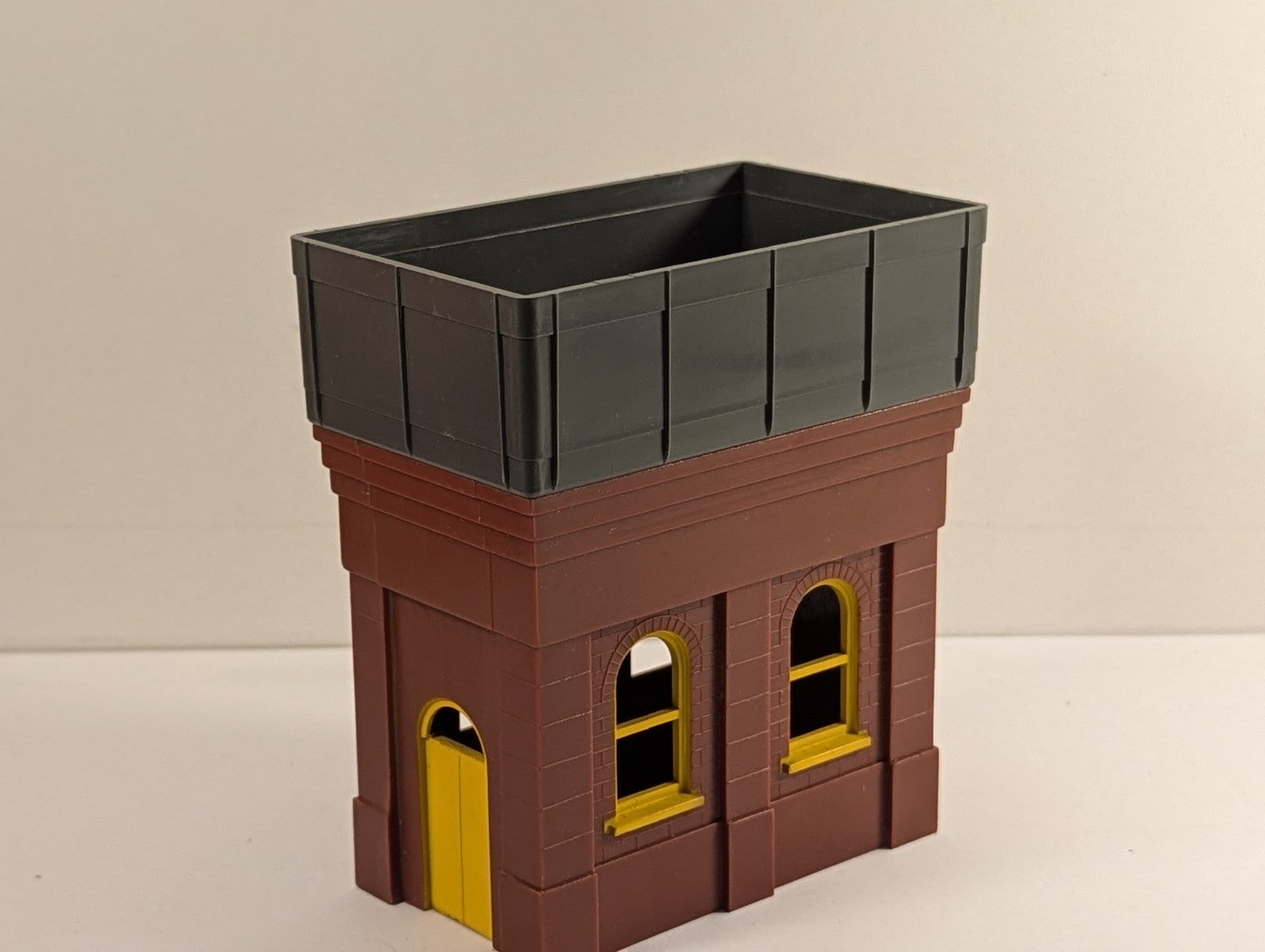 Tri-ang Railways OO Gauge R.75 Water Tower