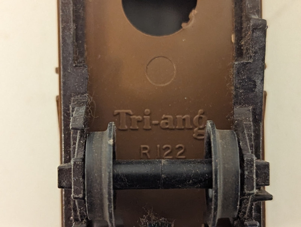Tri-ang OO Gauge Cattle Wagon Goods Wagon M3712 BR Brown R122