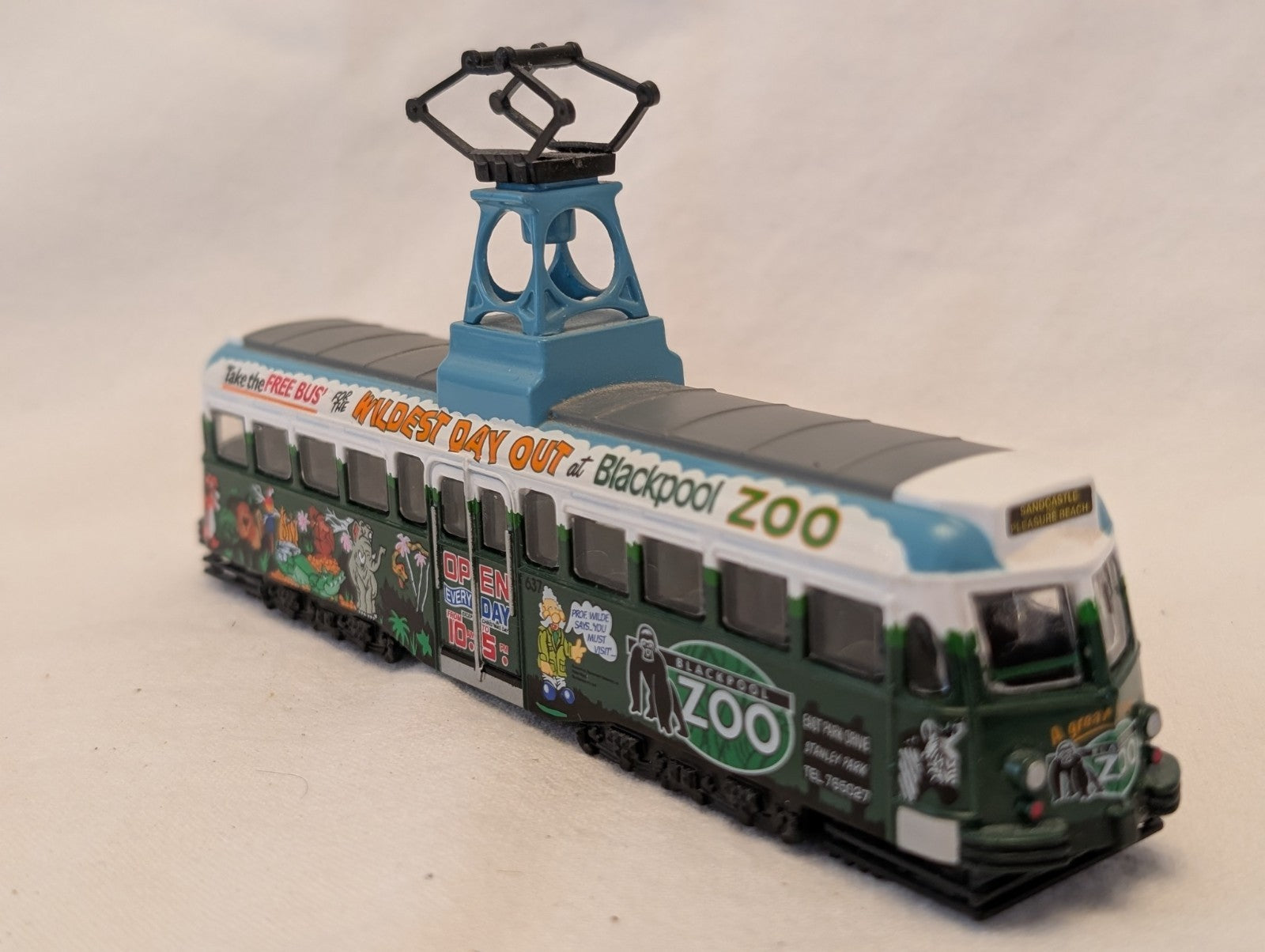 Corgi 1:76 Scale Blackpool Brush Railcoach Tram 637 Blackpool Zoo