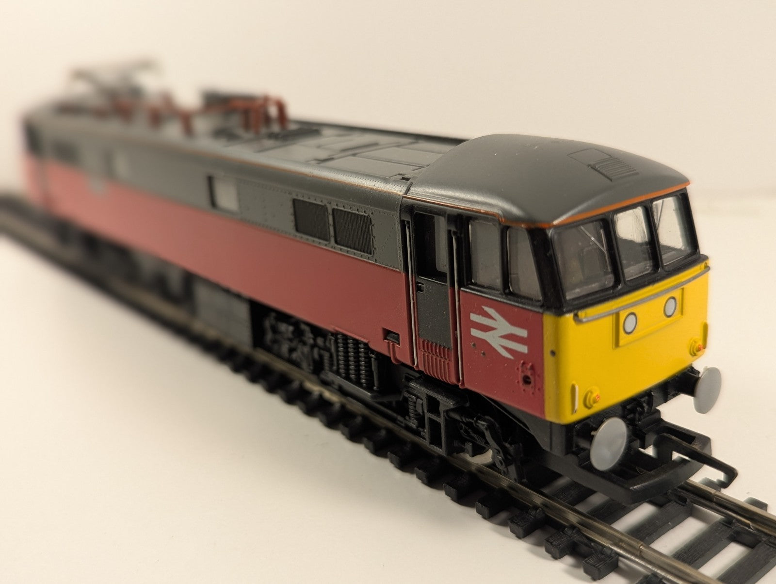 Hornby OO Gauge British Rail Class 86 Electric Locomotive 86419