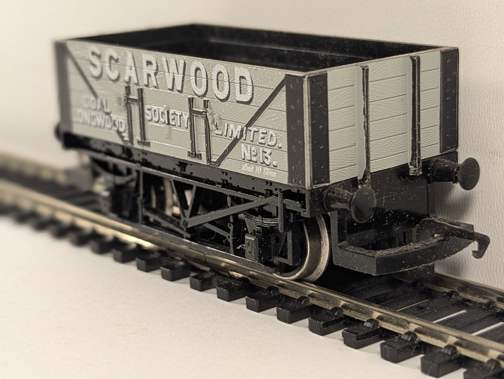 Hornby OO Gauge Scarwood 5-Plank Wagon Goods Wagon 13 Scarwood Coal Society
