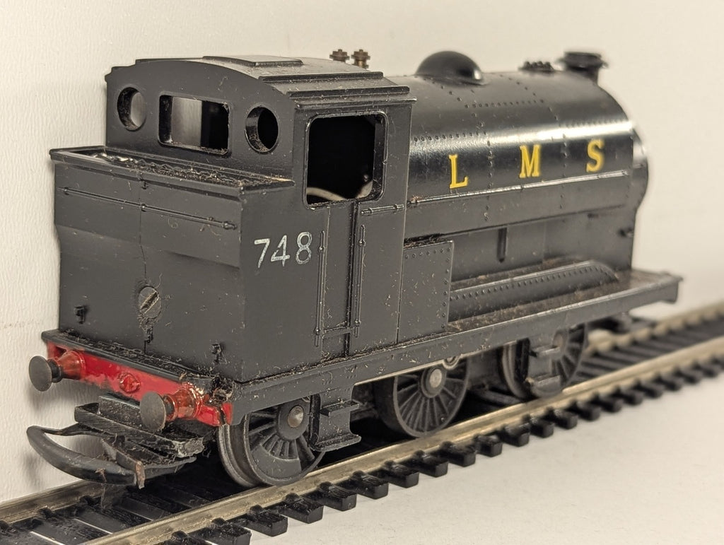 Tri-ang OO Gauge 0-6-0 Saddle Tank Locomotive Steam Locomotive 748 LMS Black