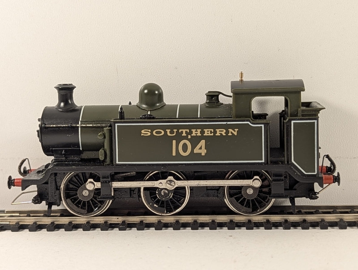 Hornby OO Gauge Class 0F 0-6-0T Steam Locomotive 104