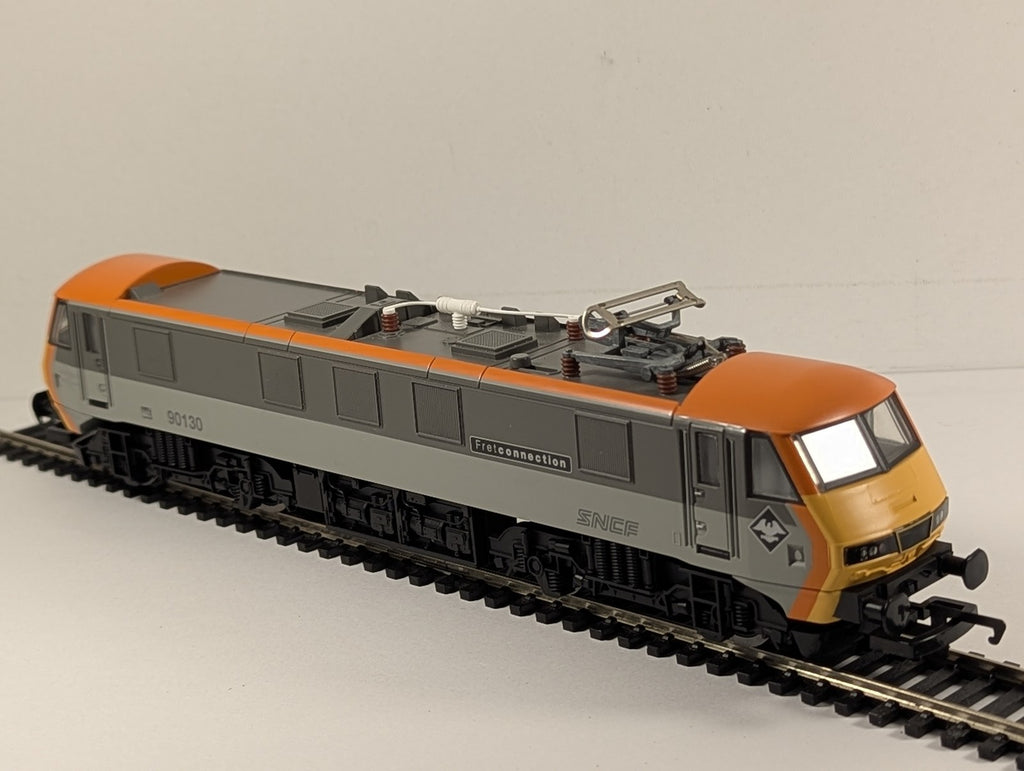 Hornby OO Gauge Class 90 '90130 Fretconnection' Electric Locomotive