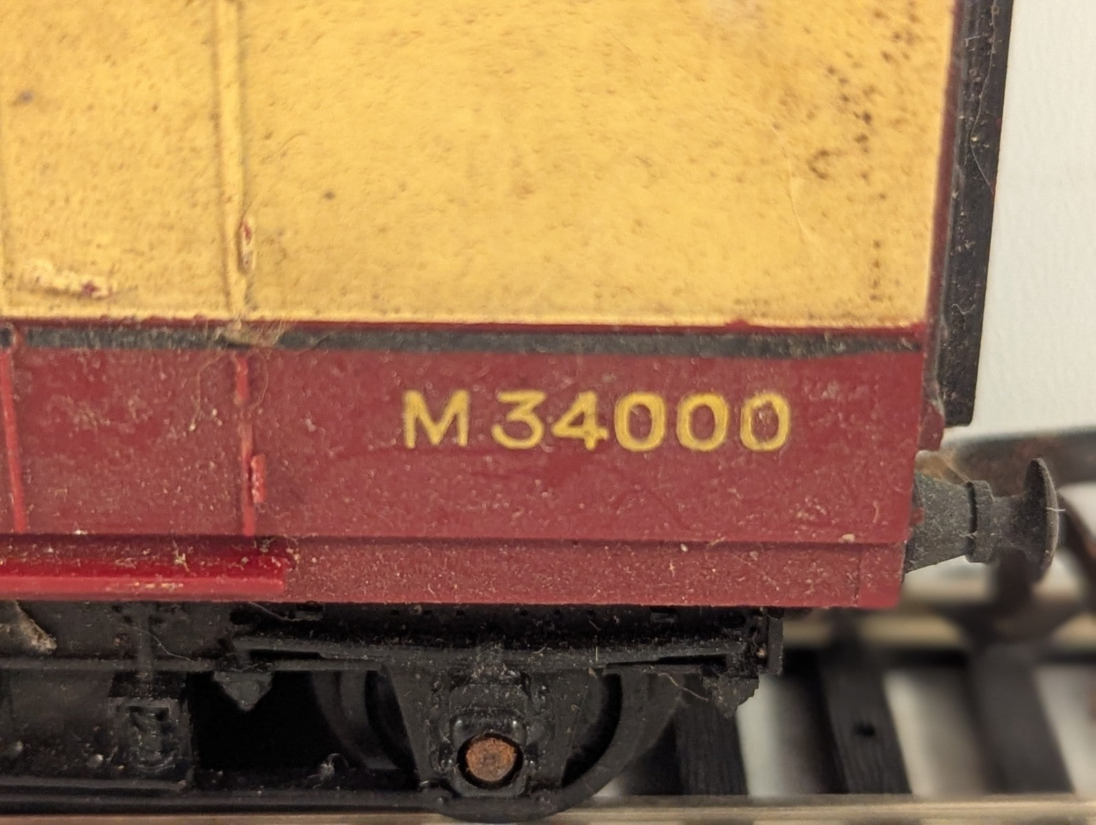 Tri-ang OO Gauge BR Mk1 Brake Second Corridor (BSK) Passenger Coach