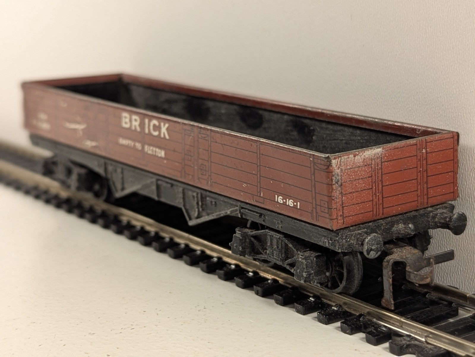 Hornby Dublo 50 Ton Brick Wagon E163535 OO Gauge