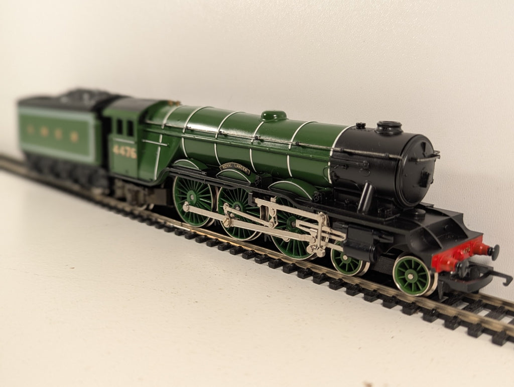 Hornby R042 LNER Class A1 4-6-2 “Royal Lancer” LNER Green
