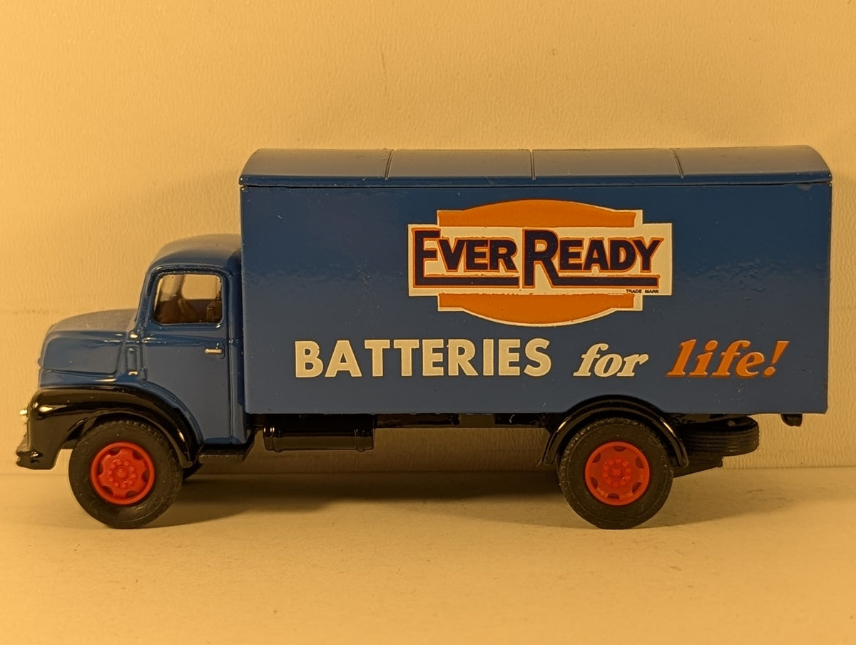Vanguards 1:64 Leyland Comet Box Van Die-cast Model Vehicle Ever Ready VA18000