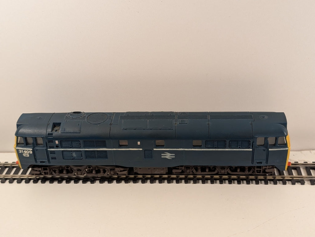 Airfix BR Class 31 Diesel Locomotive No. 31409 in BR Blue – Missing Buffers