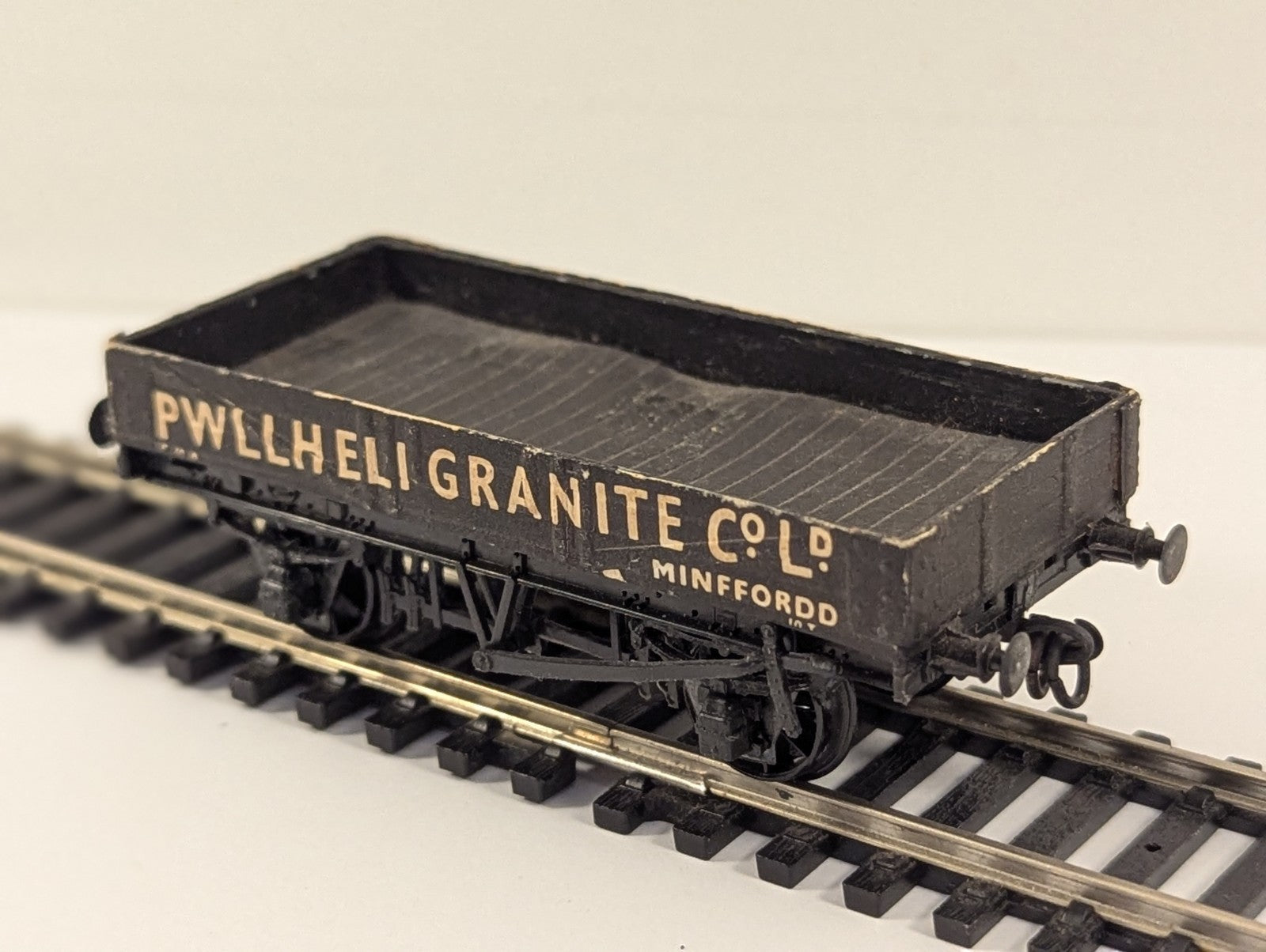 Peco OO Gauge Pwllheli Granite Co. 3 Plank Wagon