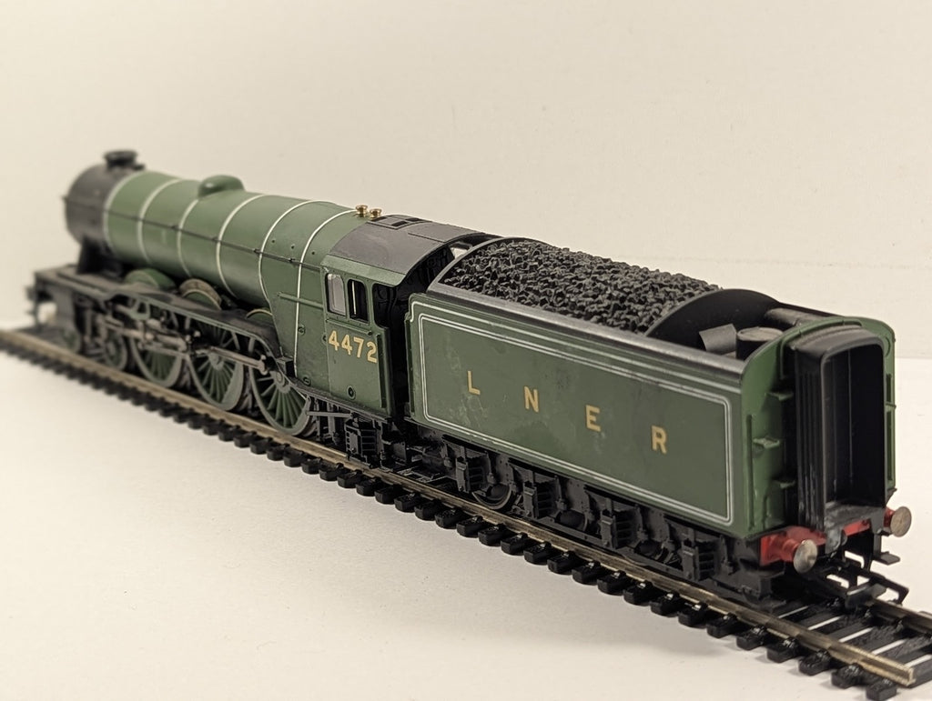 Hornby OO Gauge Flying Scotsman Steam Locomotive 4472 LNER Green