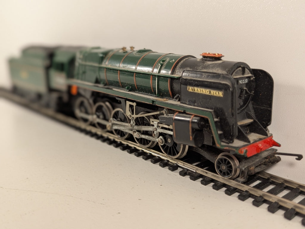 Tri-ang Hornby R861 OO Gauge BR Class 9F 2-10-0 “Evening Star” 92220 Poor Runner