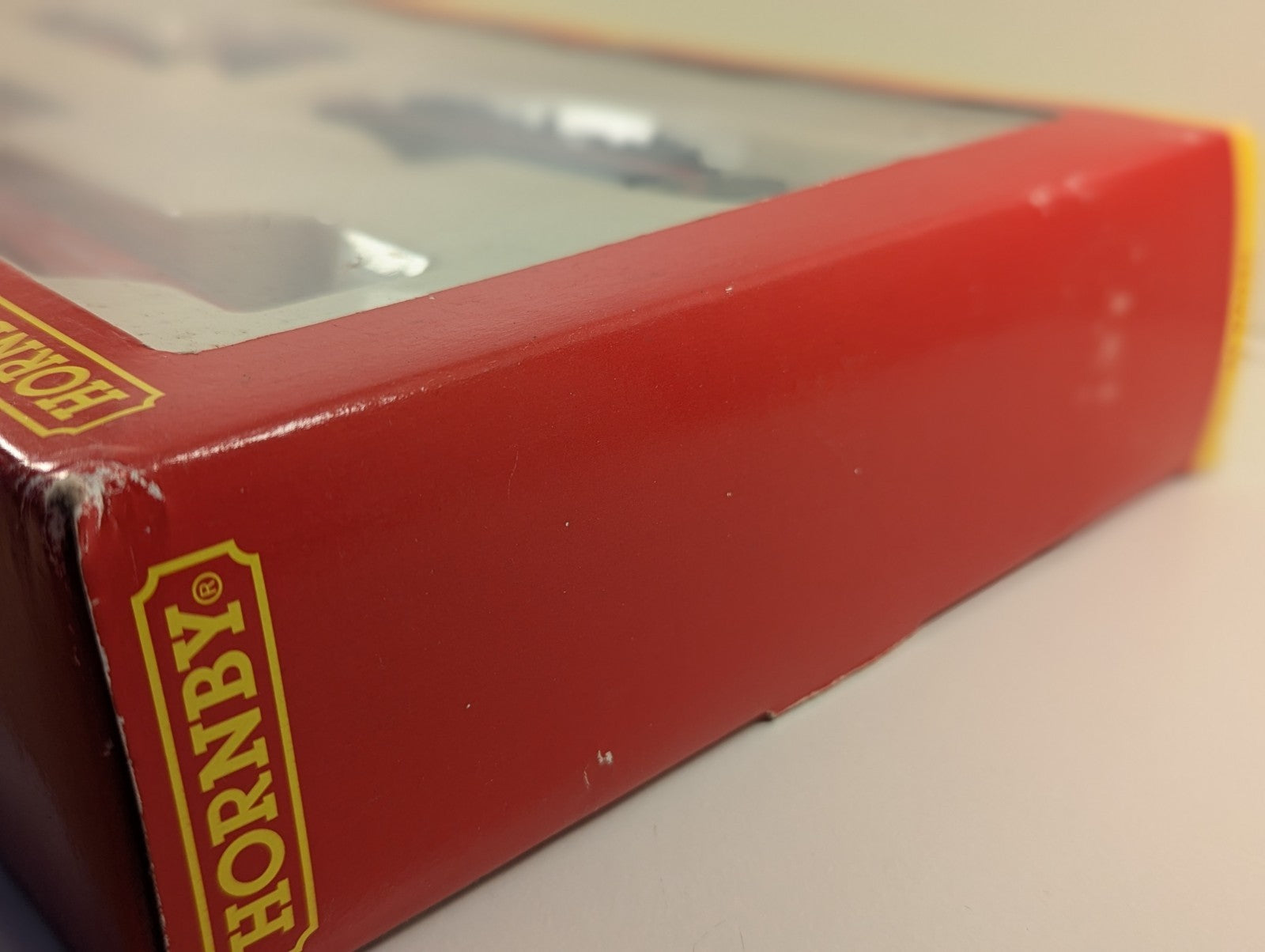Hornby OO Gauge 75 Ton Breakdown Crane Set – Box Damage