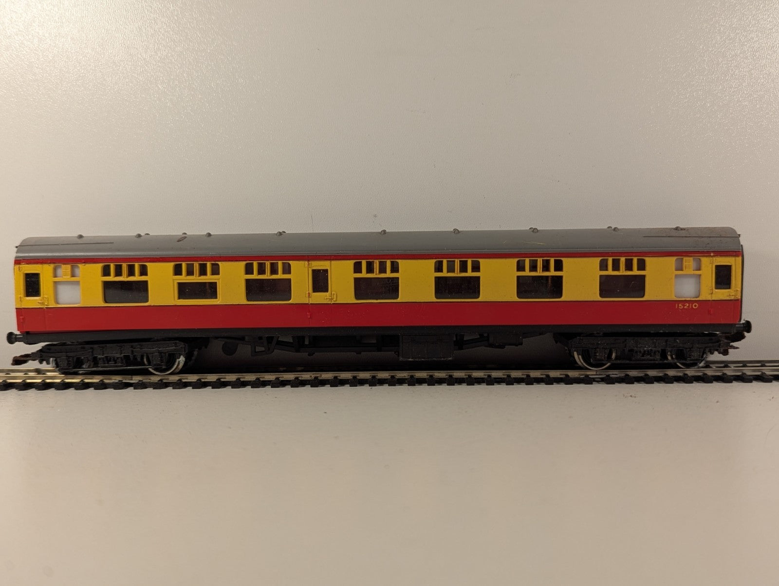 Hornby OO Gauge BR Gresley Composite Coach Passenger Coach 15210