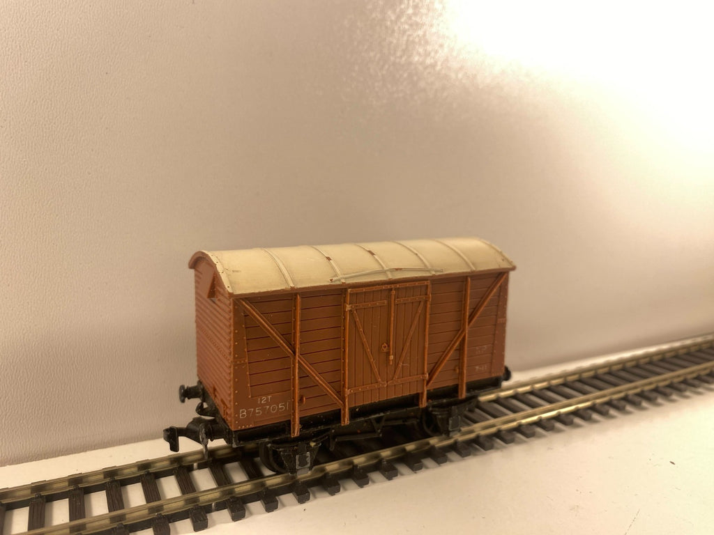 Hornby Dublo OO Gauge SD6 12-Ton Ventilated Van – B757051 (RC 24106 / 4325)