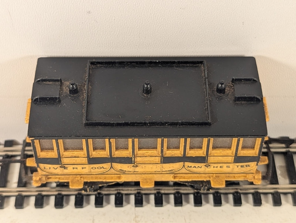Tri-ang OO Gauge Liverpool & Manchester Railway 1st Class Coach 'Experience'