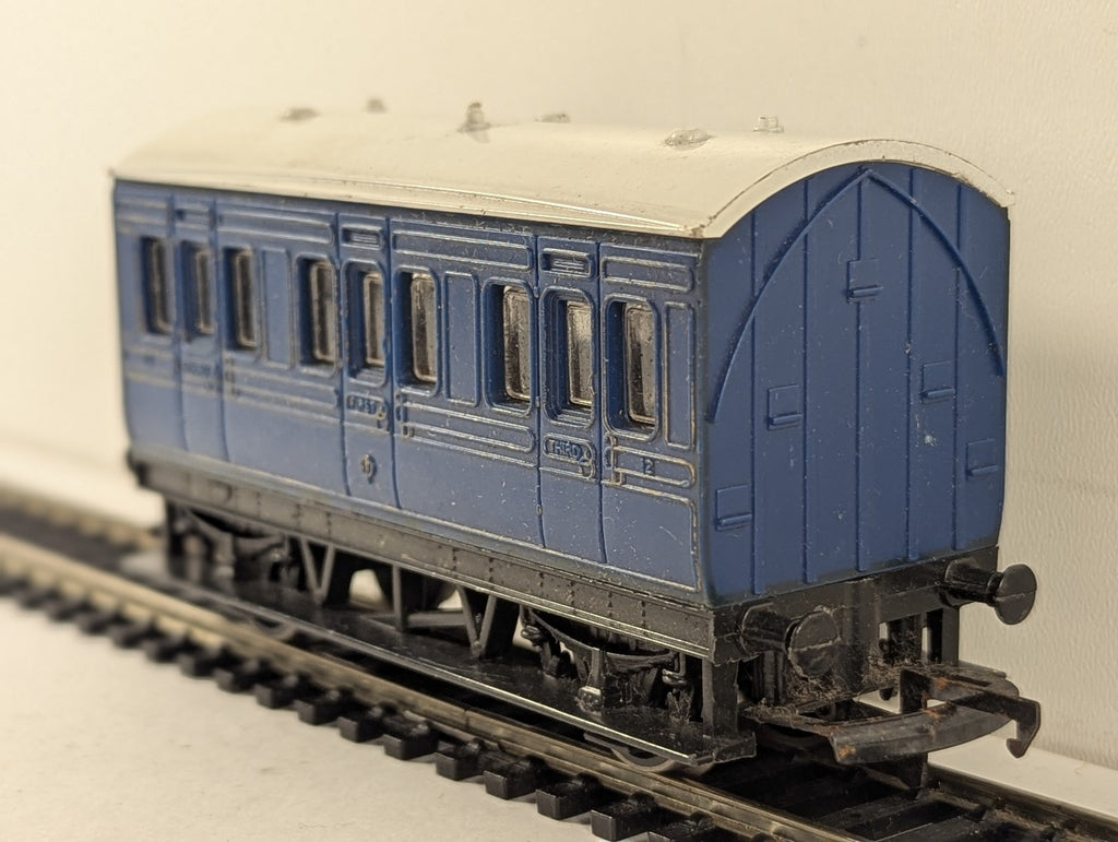 Hornby OO Gauge 4-Wheel Composite Coach Passenger Coach 12 Blue
