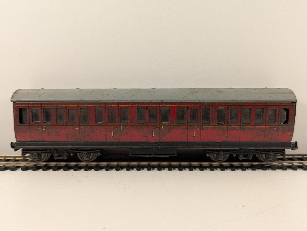 Hornby Dublo OO Gauge Tinplate Suburban Passenger Coach