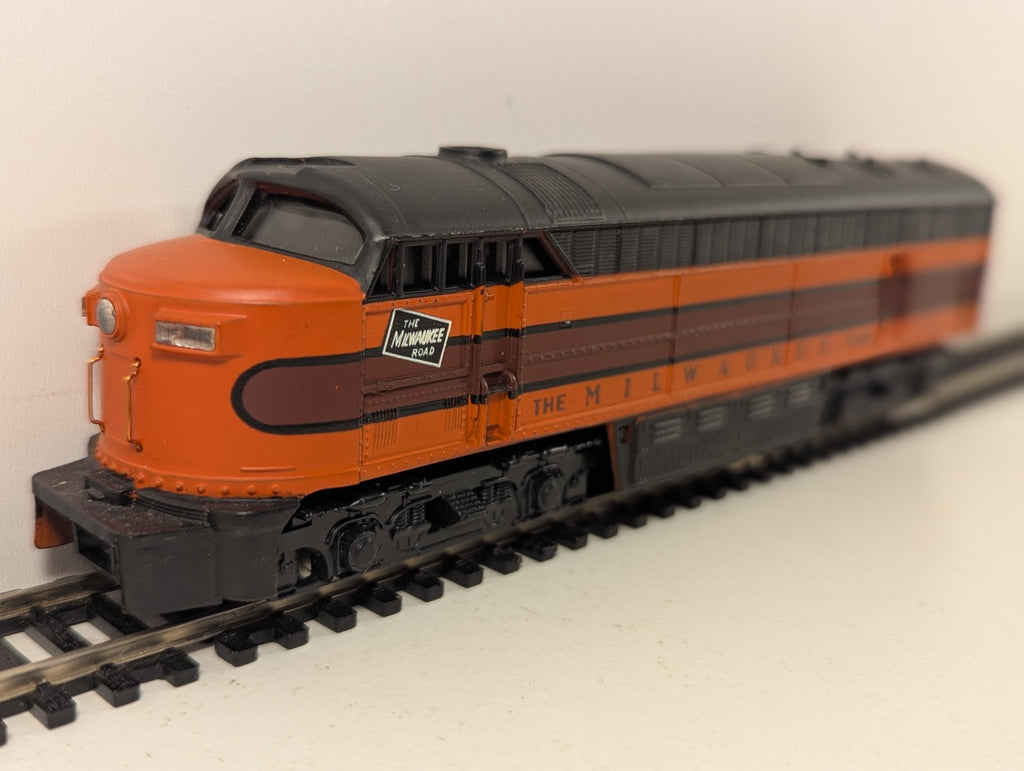 Tempo Fairbanks Morse  C-Liner Diesel Dummy Locomotive - Missing Front Coupler