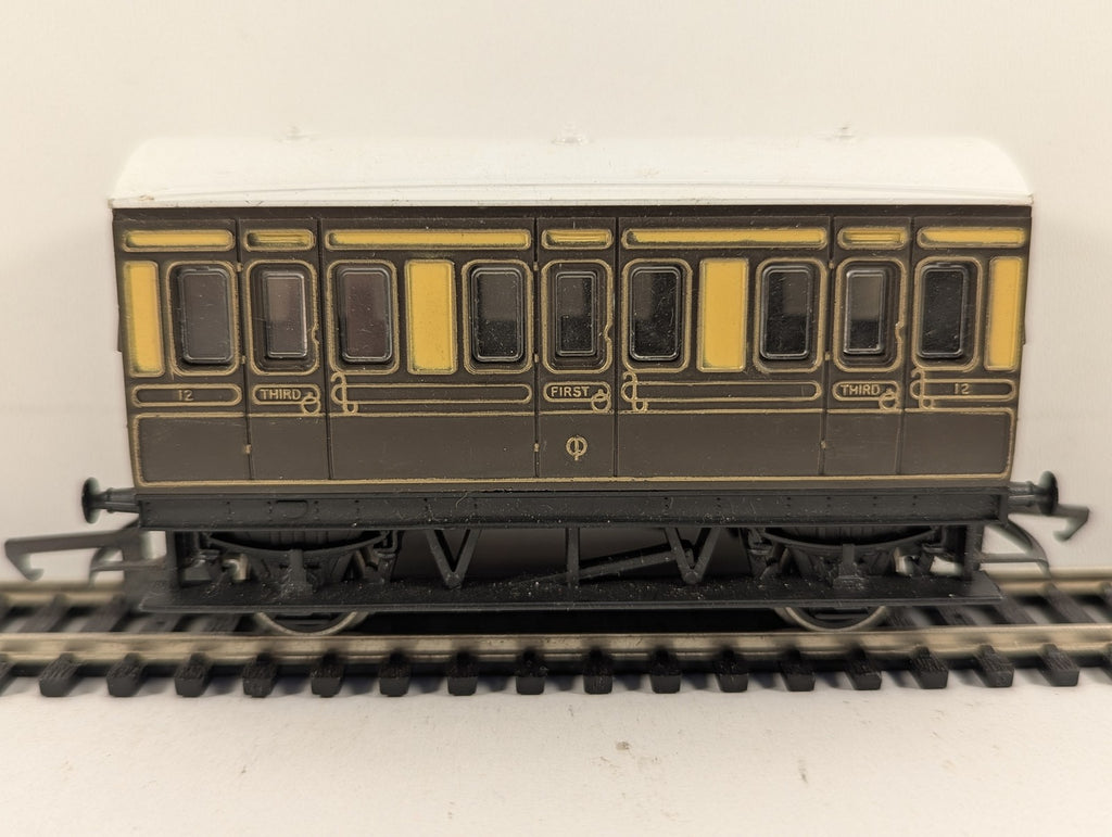 Hornby OO Gauge GWR 4-Wheel Composite Coach Passenger Coach 12