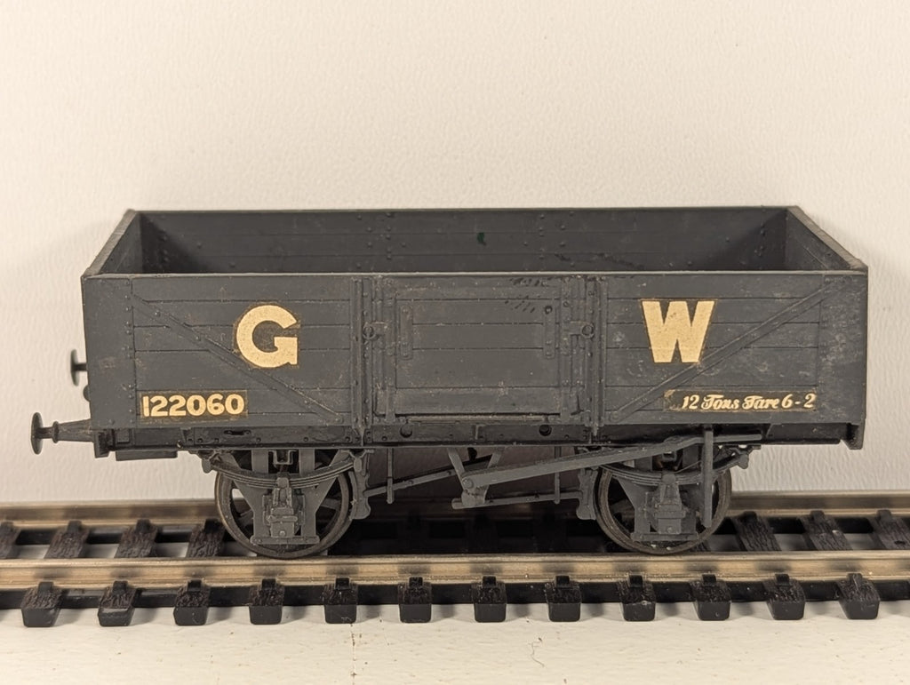 Peco OO Gauge GWR 5 Plank Open Wagon – Built Kit and missing 2 buffers