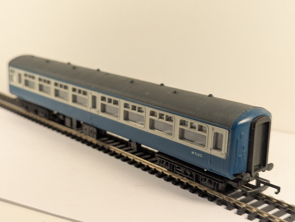 Hornby R895 OO Gauge Intercity Mk2 Tourist 2nd Open