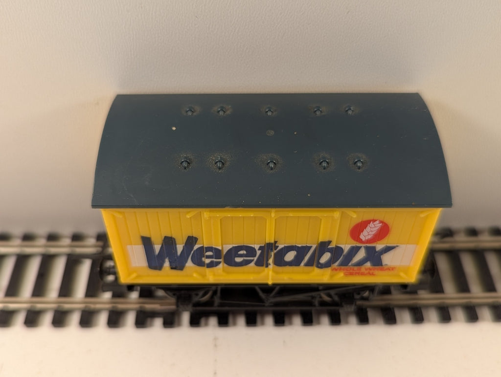 Hornby OO Gauge R728 “Weetabix” Closed Van