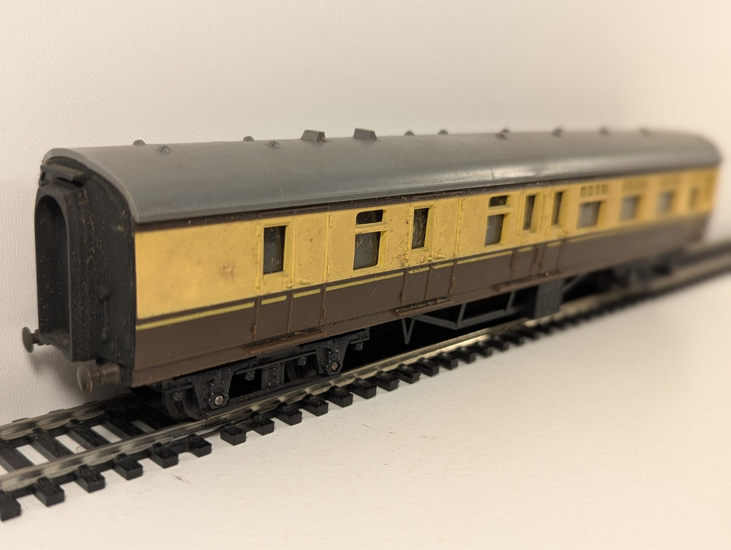 Tri-ang R329 OO Gauge BR Mk1 Brake Second Coach W34302