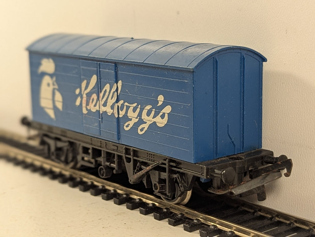 Hornby OO Gauge Kellogg's Closed Van Goods Wagon Kellogg's Blue R237