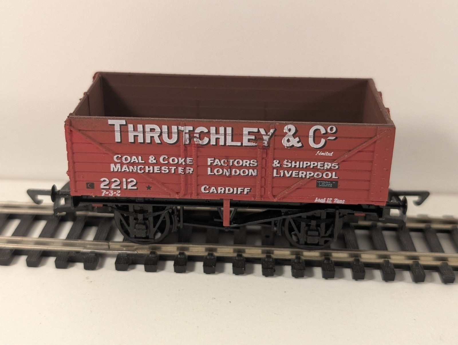 Dapol B103 OO Gauge 7-Plank Wagon – Thrutchley & Co.