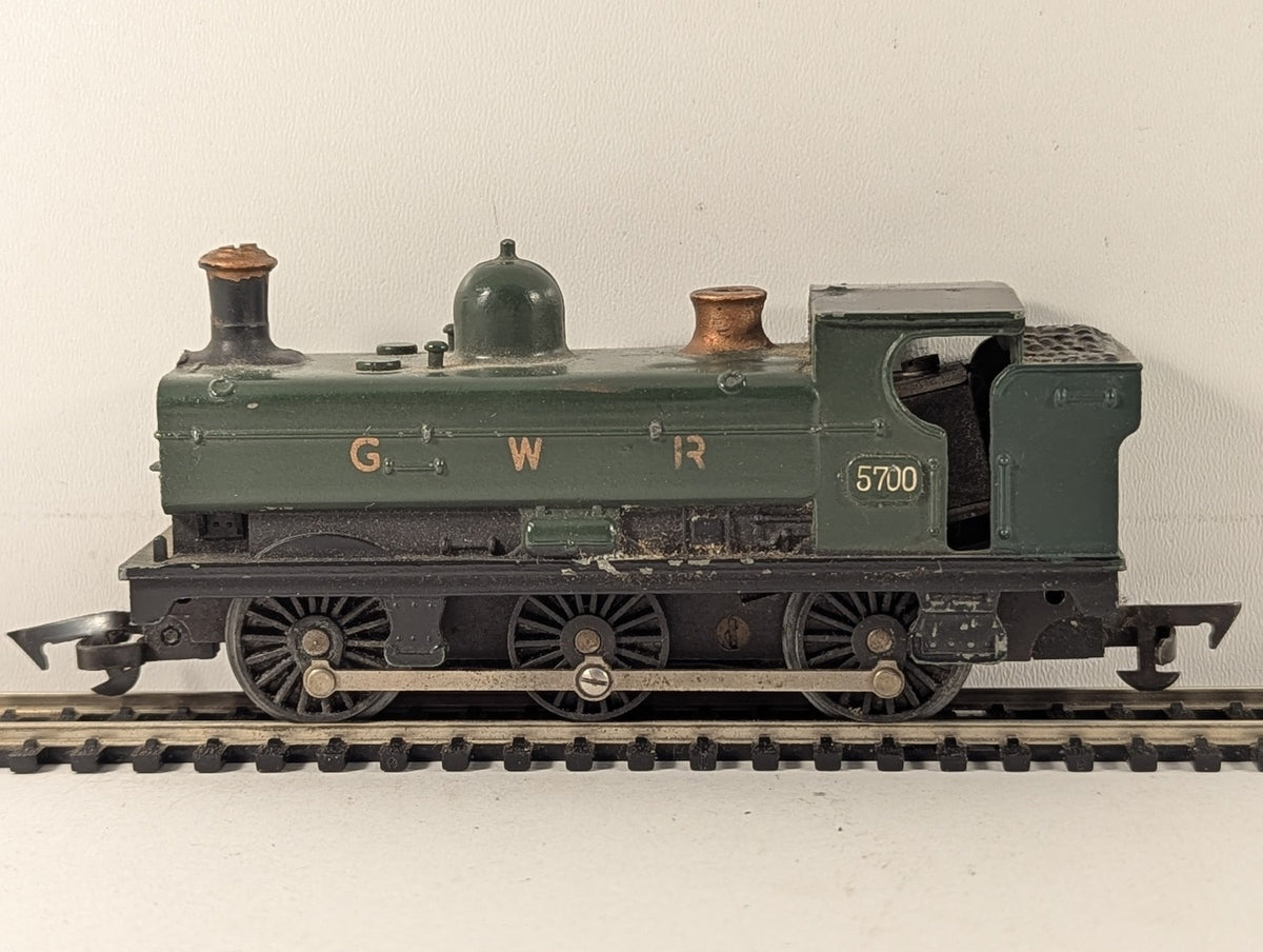 Hornby Dublo OO Gauge GWR 0-6-0T Class 5700 Tank Locomotive GWR Green 2206